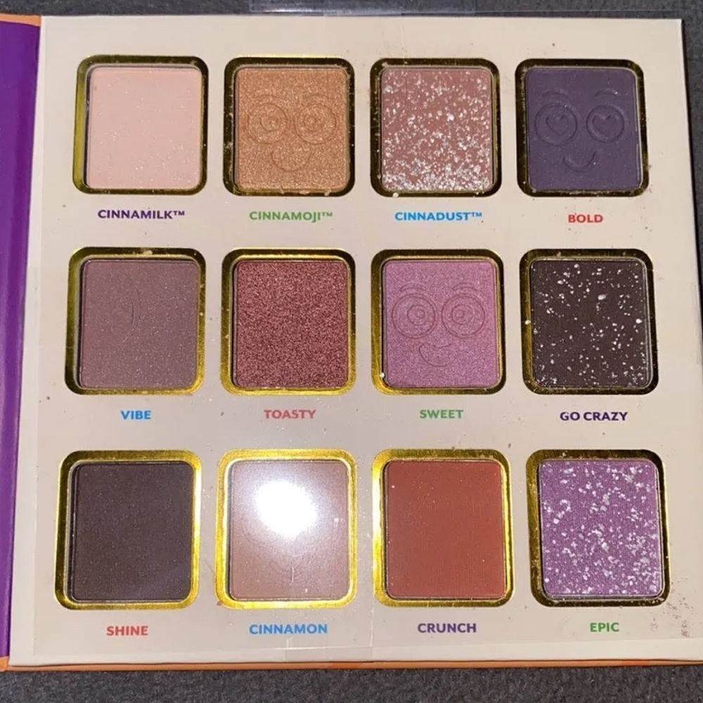 Cinnamon Toast Crunch Eyeshadow Palette - Vibrant Colors - Picture 5 of 5